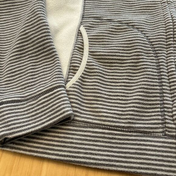 Old Navy Navy Grey Fleece Full Zip Jacket Women's Size Large - Picture 2 of 8